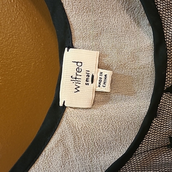 Artizia Wilfred lace sheer tank - Picture 4 of 4